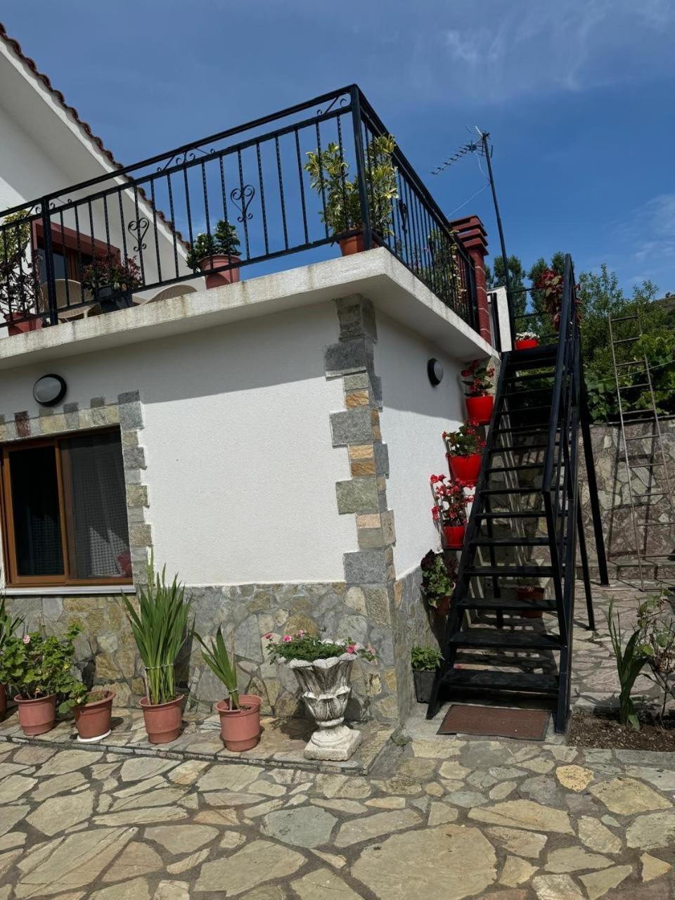Villa Zefi Rrenc Papaj Luaran gambar