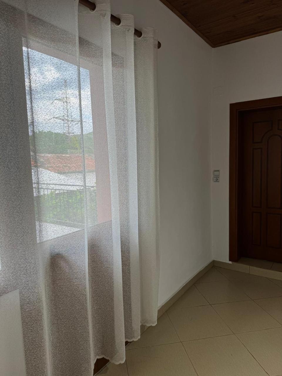 Villa Zefi Rrenc Papaj Luaran gambar