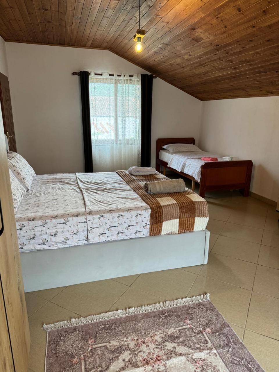 Villa Zefi Rrenc Papaj Luaran gambar