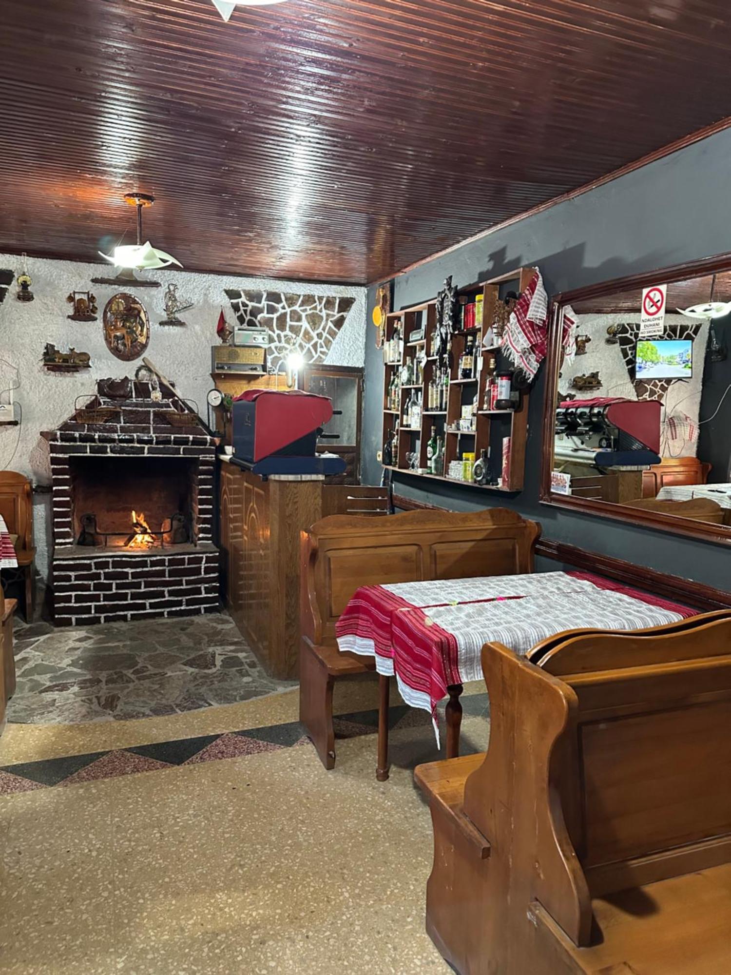 Villa Zefi Rrenc Papaj Luaran gambar